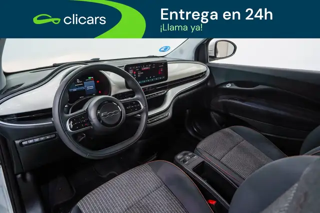 Fiat 500E view 13