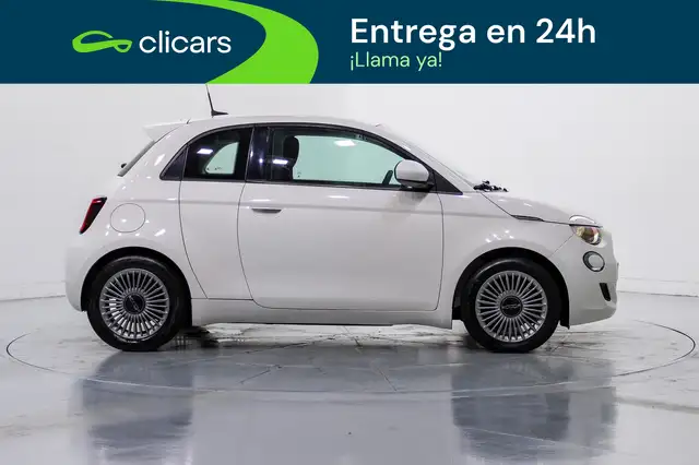 Fiat 500E view 7