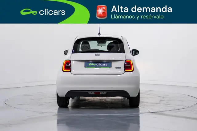 Fiat 500E view 4