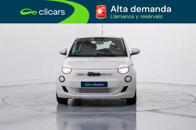 Fiat 500E view 2