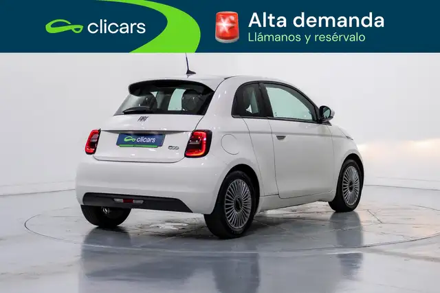 Fiat 500E view 5