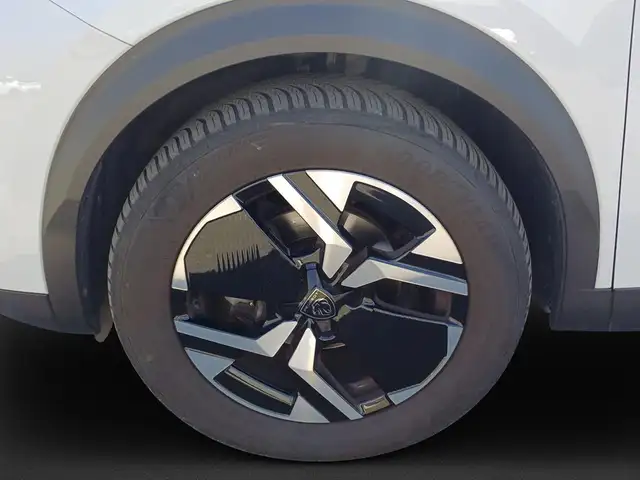 Peugeot 2008 view 8