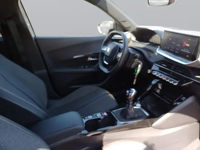 Peugeot 2008 view 11