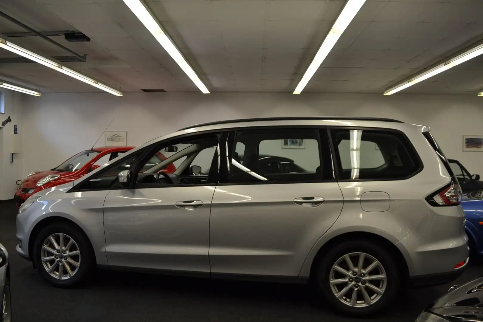 Ford Galaxy (Modelljahr 2019-Facelift) 7-SITZER Plateado - 2