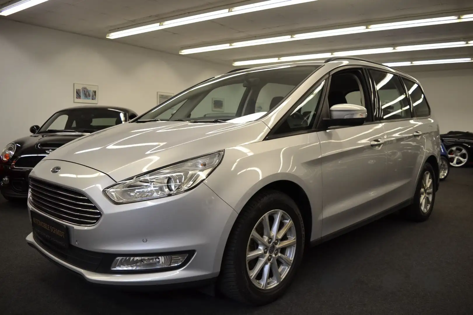 Ford Galaxy (Modelljahr 2019-Facelift) 7-SITZER Plateado - 1
