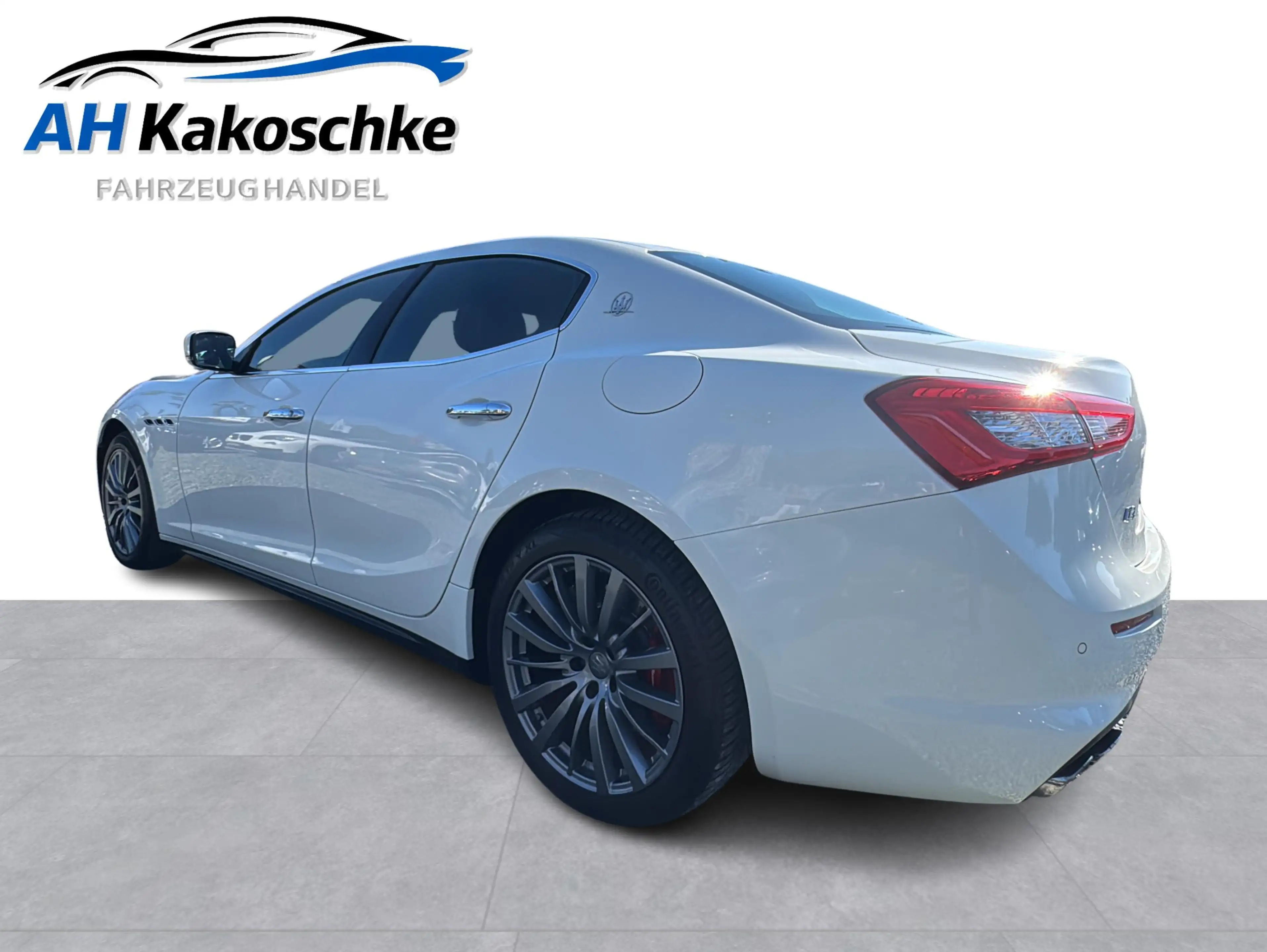 Maserati Ghibli Automatik Leder CarPlay PDC Navi Temp DAB — photo 4