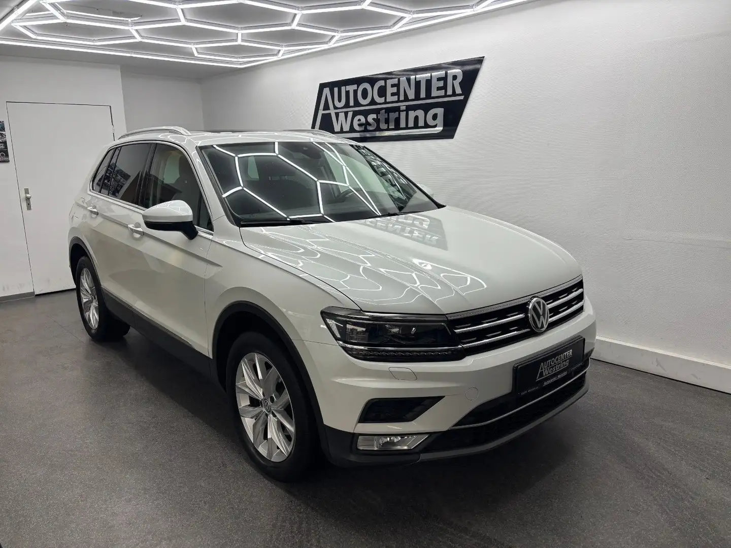 Volkswagen Tiguan 2.0 TDI Highline BMT/4Motion*Pano*LED*AHK Blanc - 1