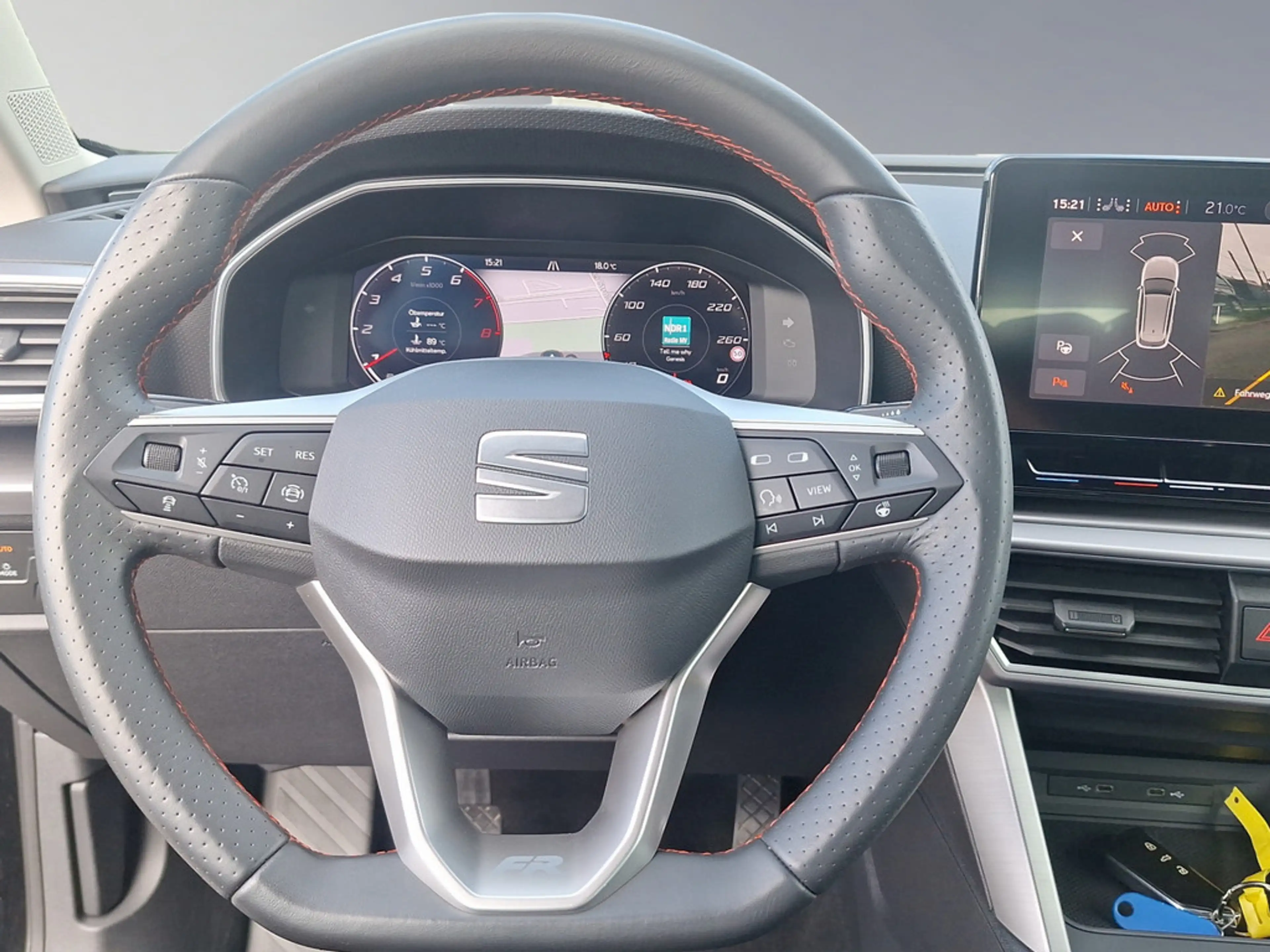 SEAT Leon Sportstourer FR 1.5 TSI 6-Gang LED, Navigation, Rückfahrkamera — photo 11