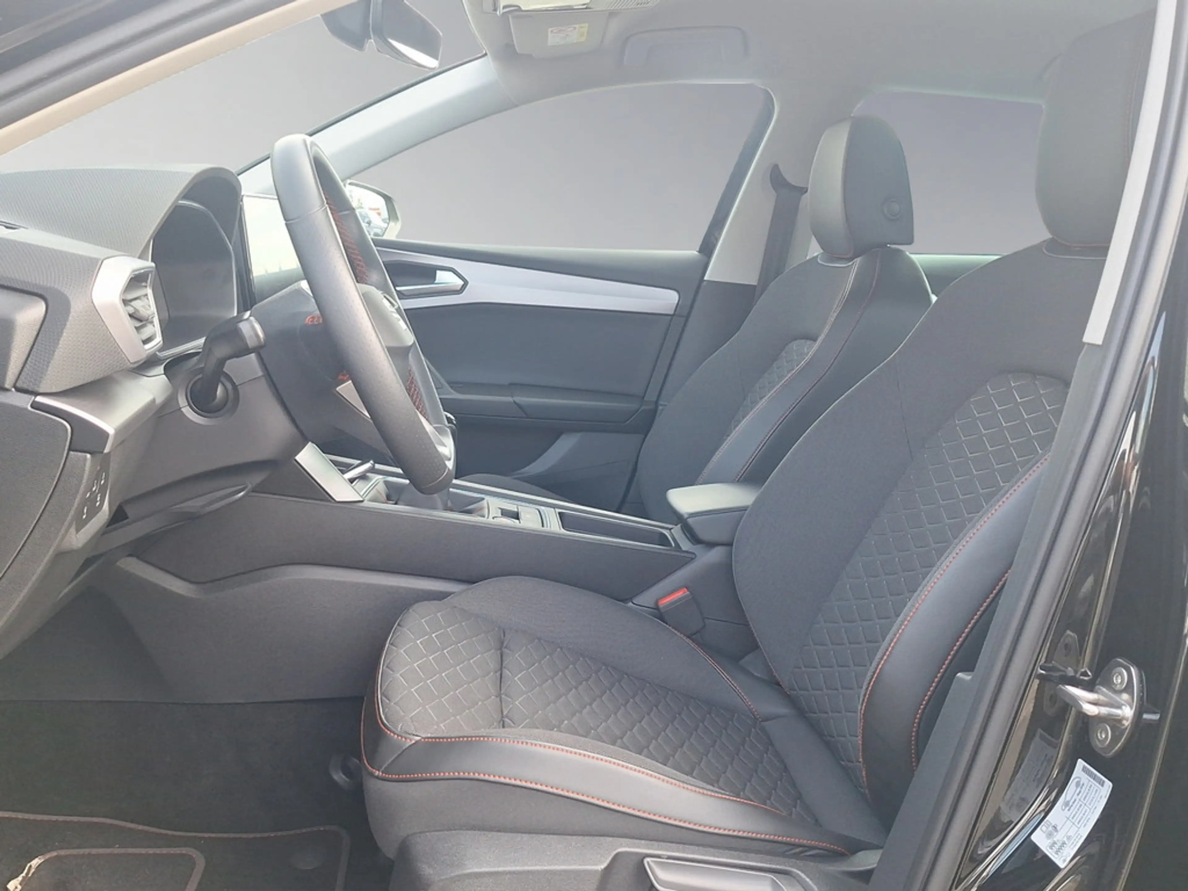 SEAT Leon Sportstourer FR 1.5 TSI 6-Gang LED, Navigation, Rückfahrkamera — photo 10