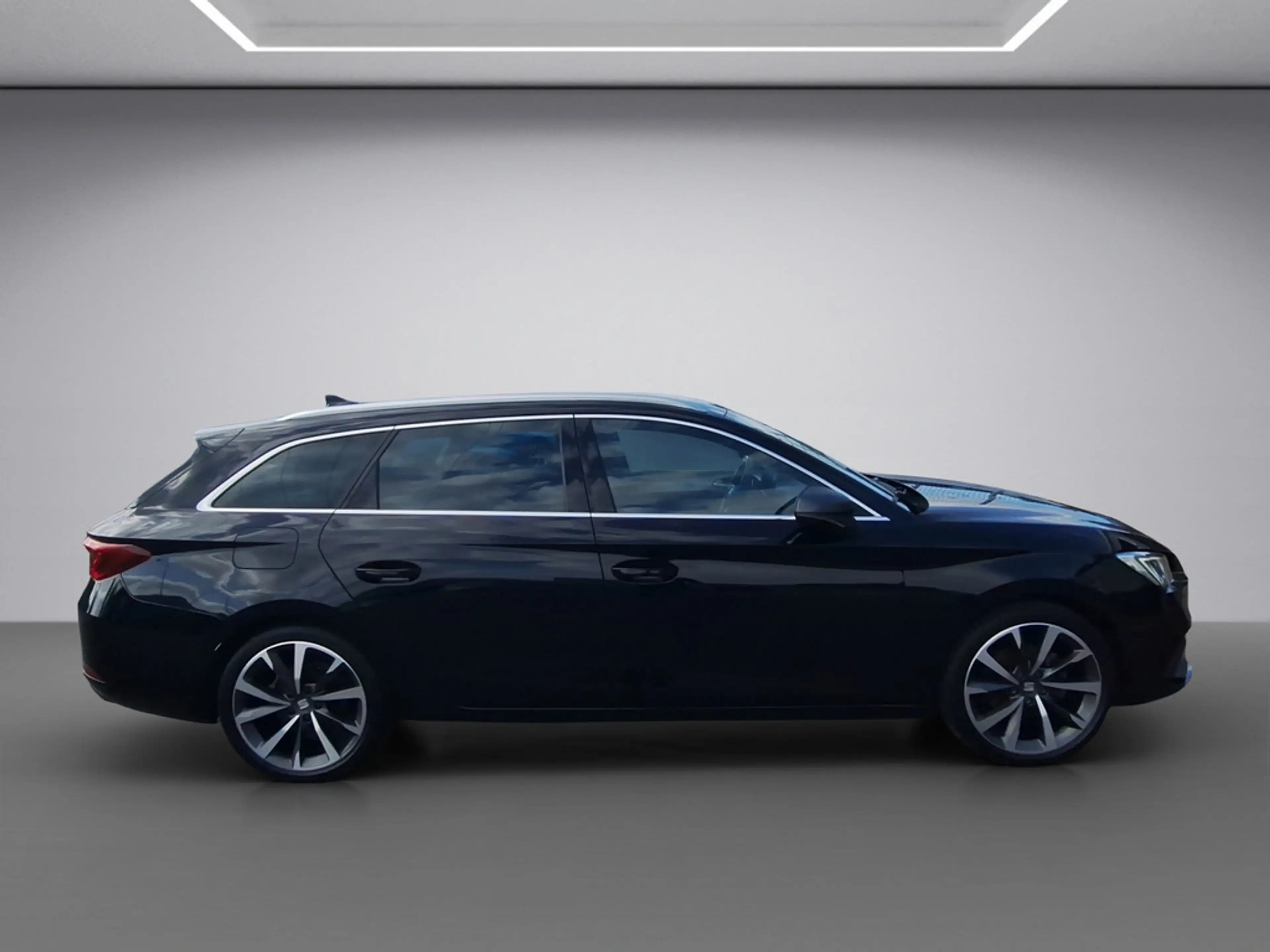SEAT Leon Sportstourer FR 1.5 TSI 6-Gang LED, Navigation, Rückfahrkamera — photo 6