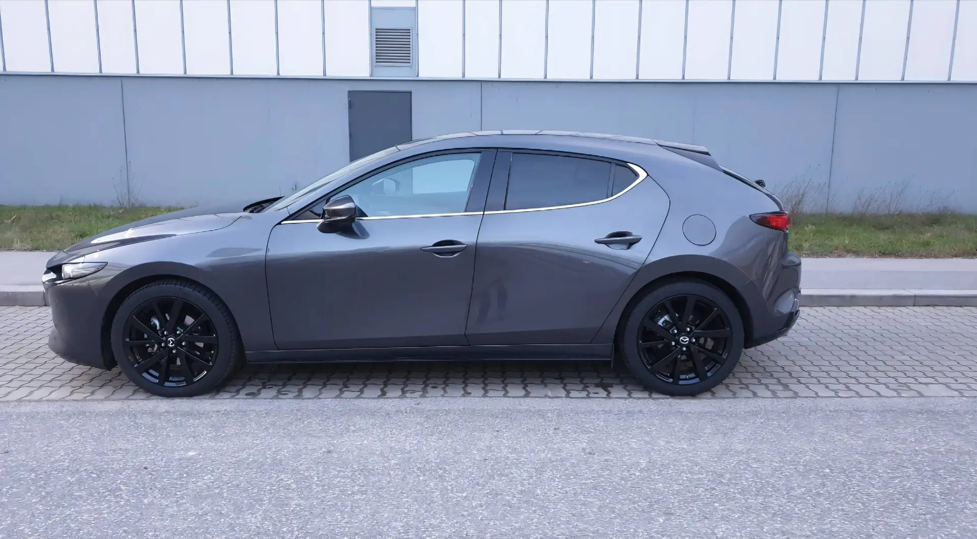Mazda 3 Mazda 3 Sedan Skyactiv G122 Comfort /SO/ST/TE Aut. Comfort /SO/ST/TE Grau - 2