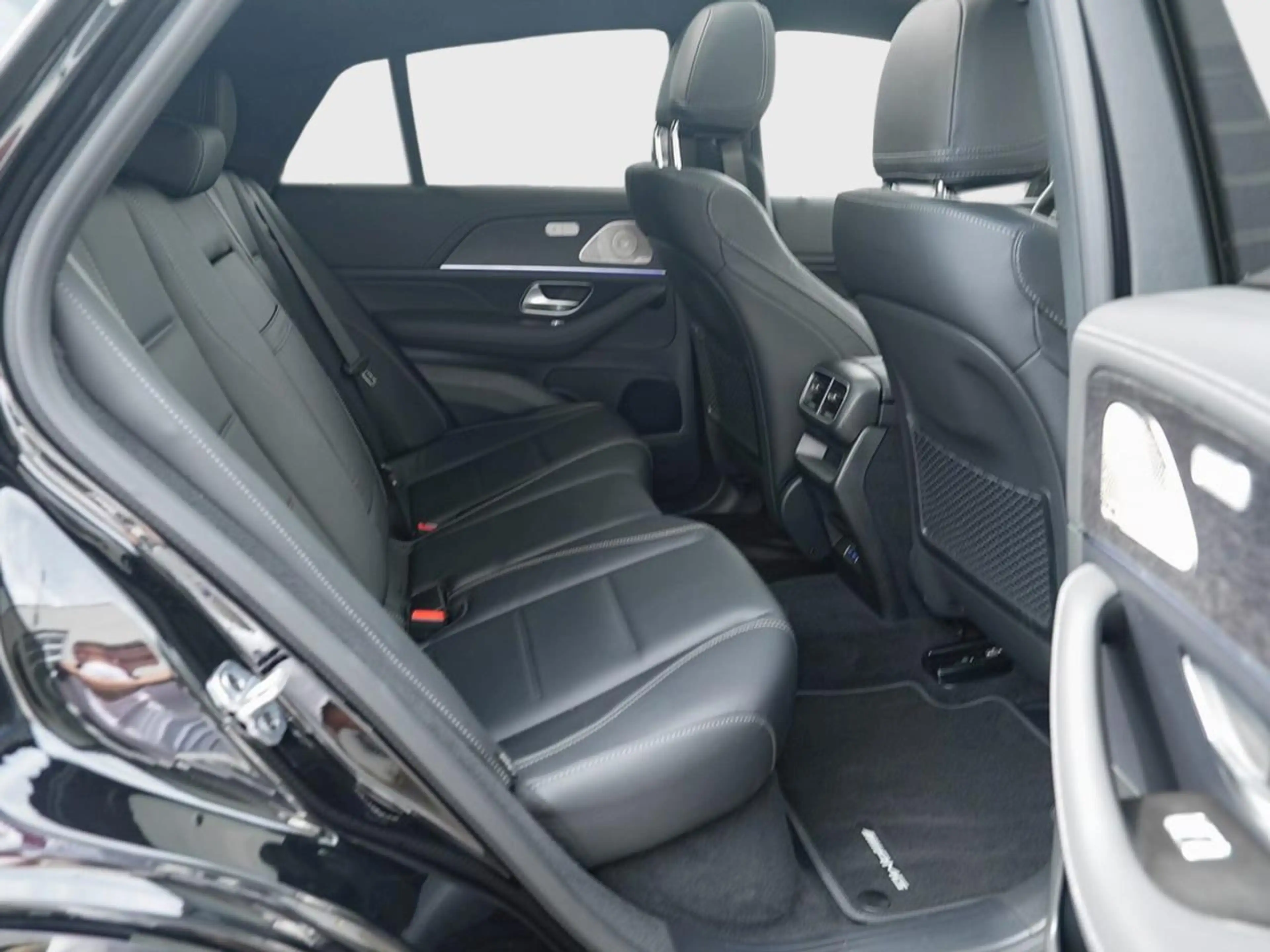 Mercedes-Benz GLE 450 d 4MATIC Coupé AMG Standhzg 360° Panorama — photo 11