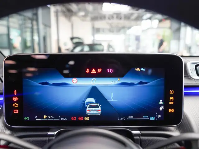 Mercedes-Benz S-Class view 24