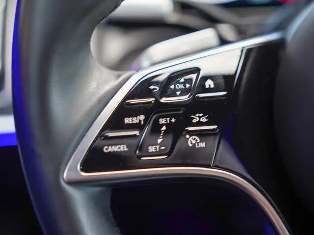 Mercedes-Benz S-Class view 21