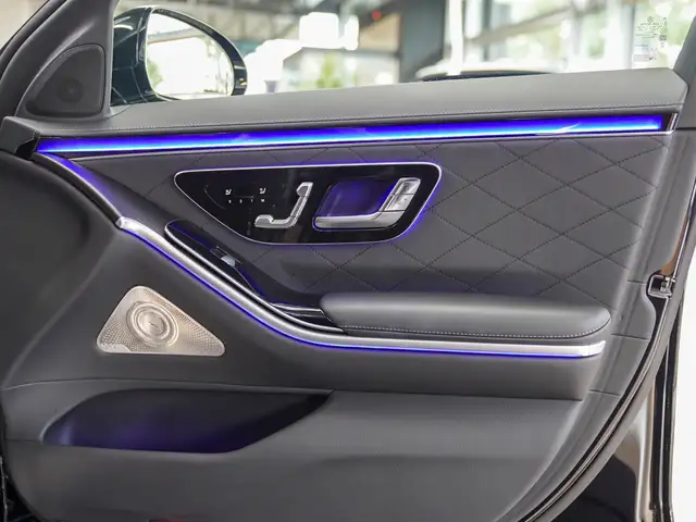 Mercedes-Benz S-Class view 11
