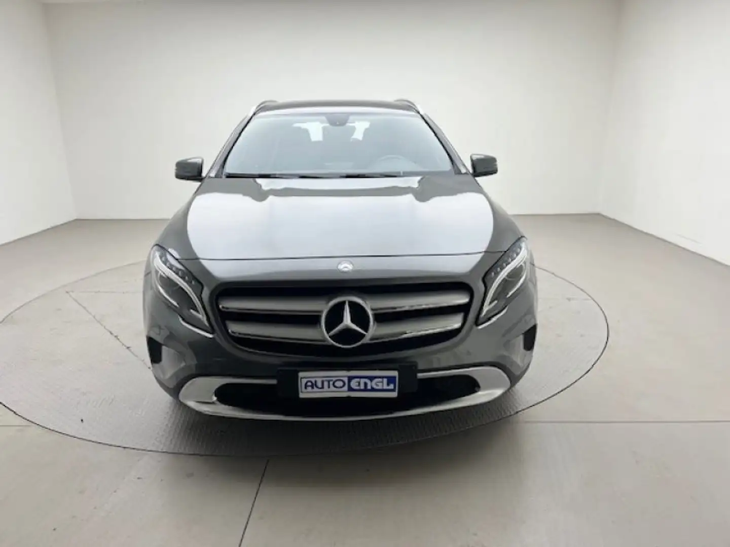Mercedes-Benz GLA 200 CDI Automatik 4Matic Grijs - 2