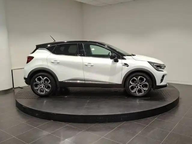 Renault Captur view 2
