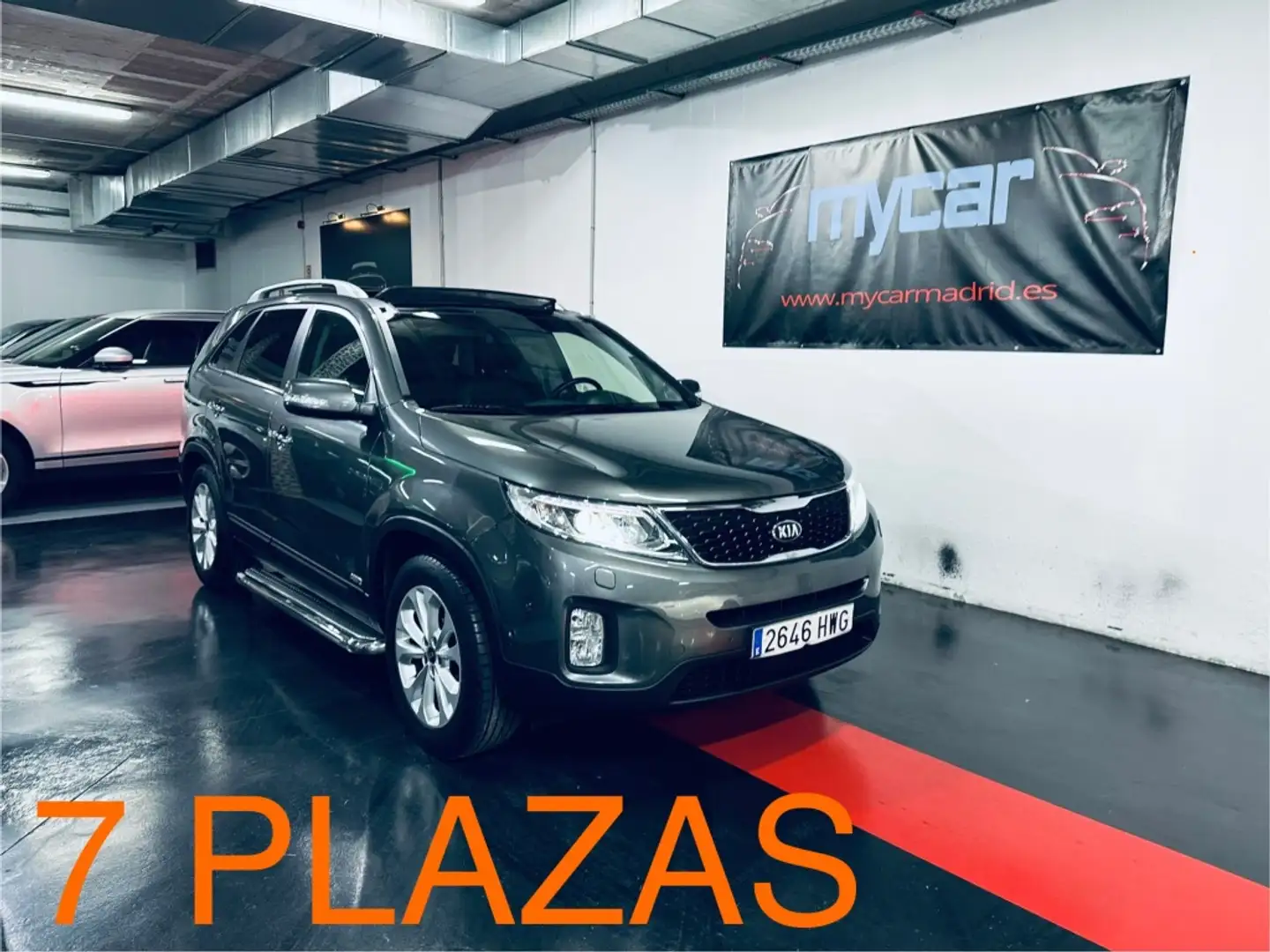 Kia Sorento 2.2 CRDi Emotion Aut. 4x4 Grijs - 1