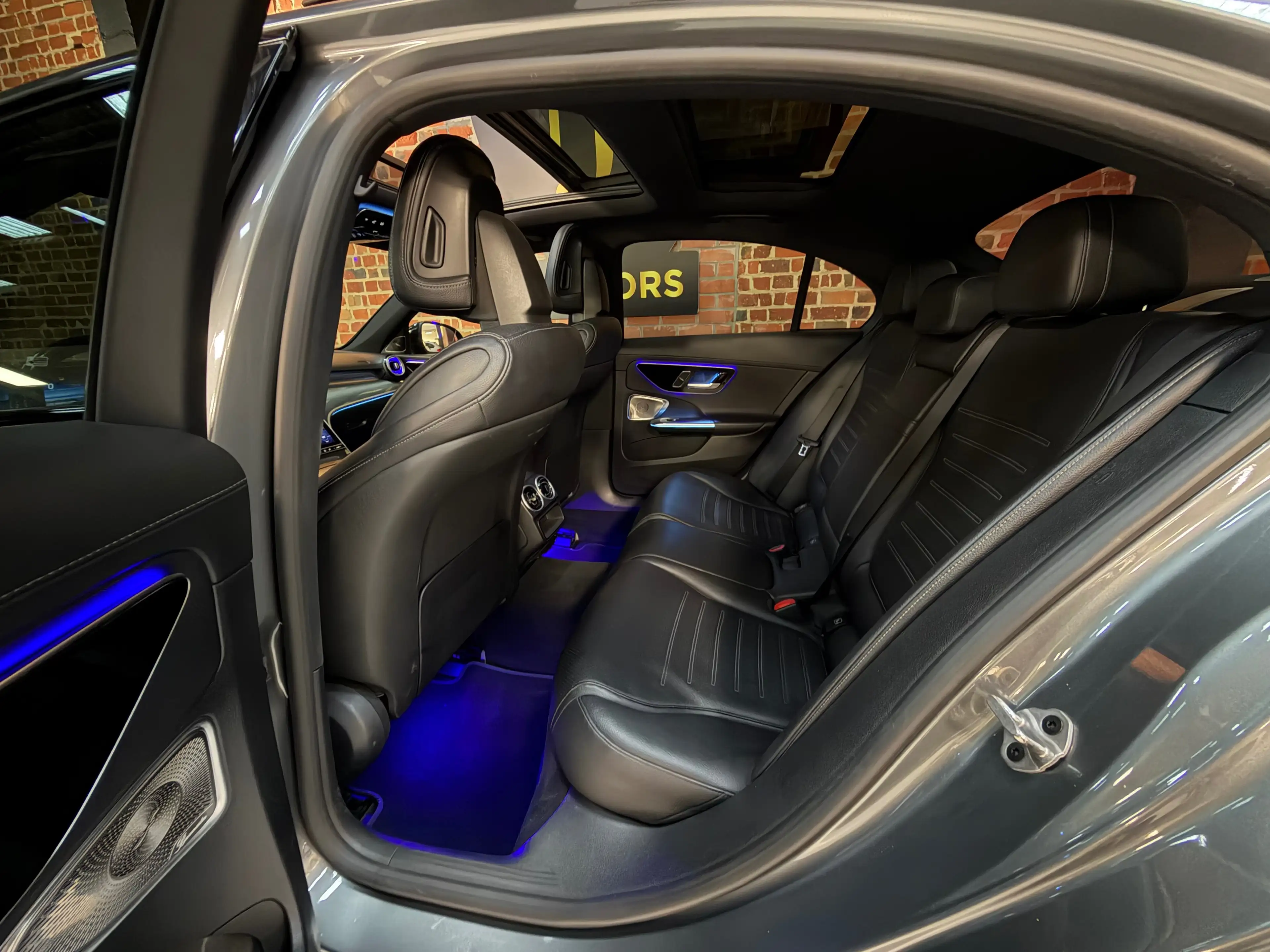Mercedes-Benz C 220 d AMG Pack | 360 Camera | Panodak | Burmester | Full LED — photo 6