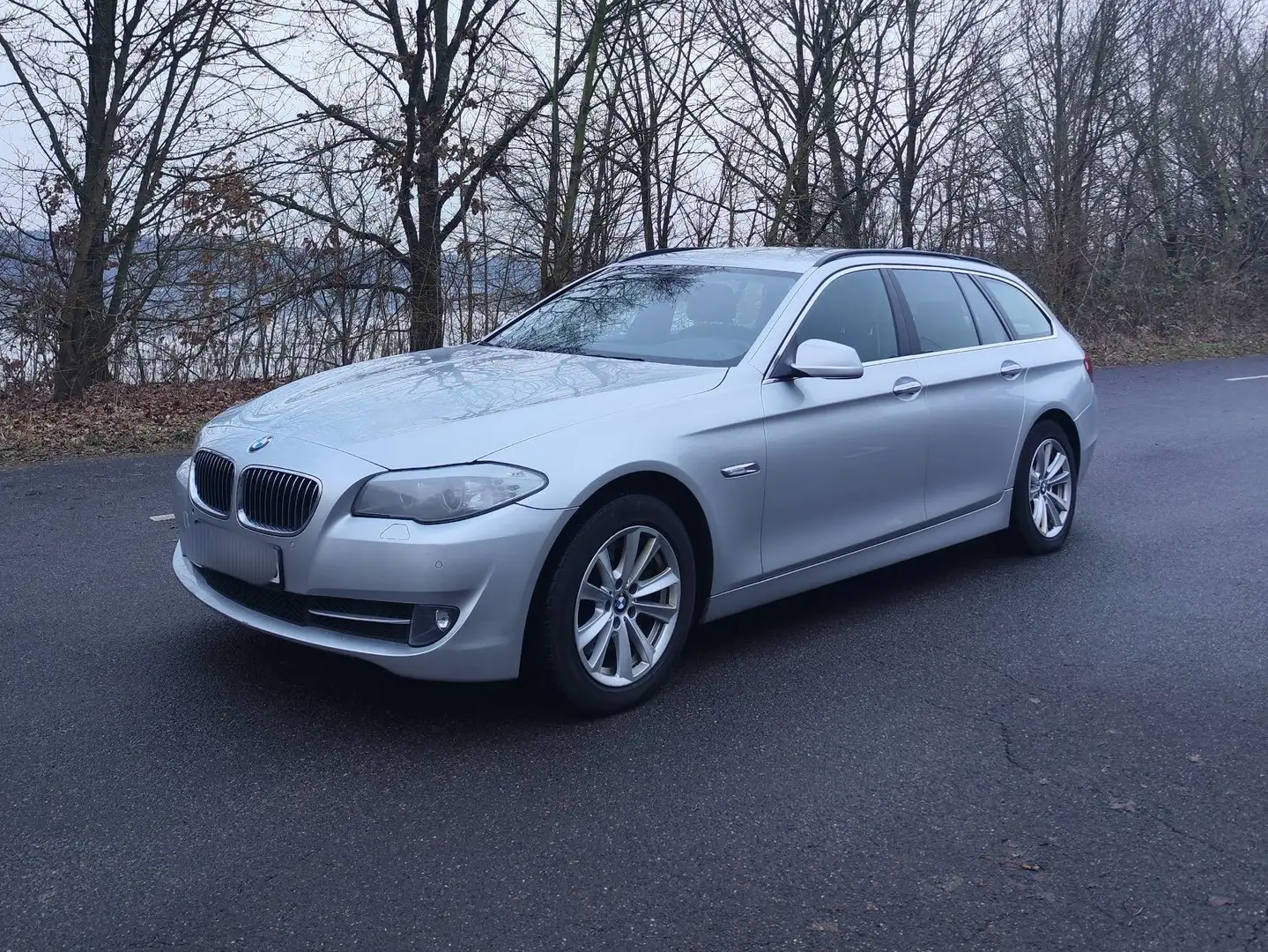 BMW 525 525d xDrive Touring Sport-Aut. Grijs - 1