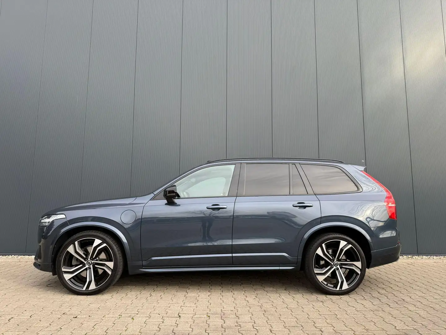 Volvo XC90 2.0 T8 Twin Engine AWD R-design B&O / pano / mass Bleu - 2