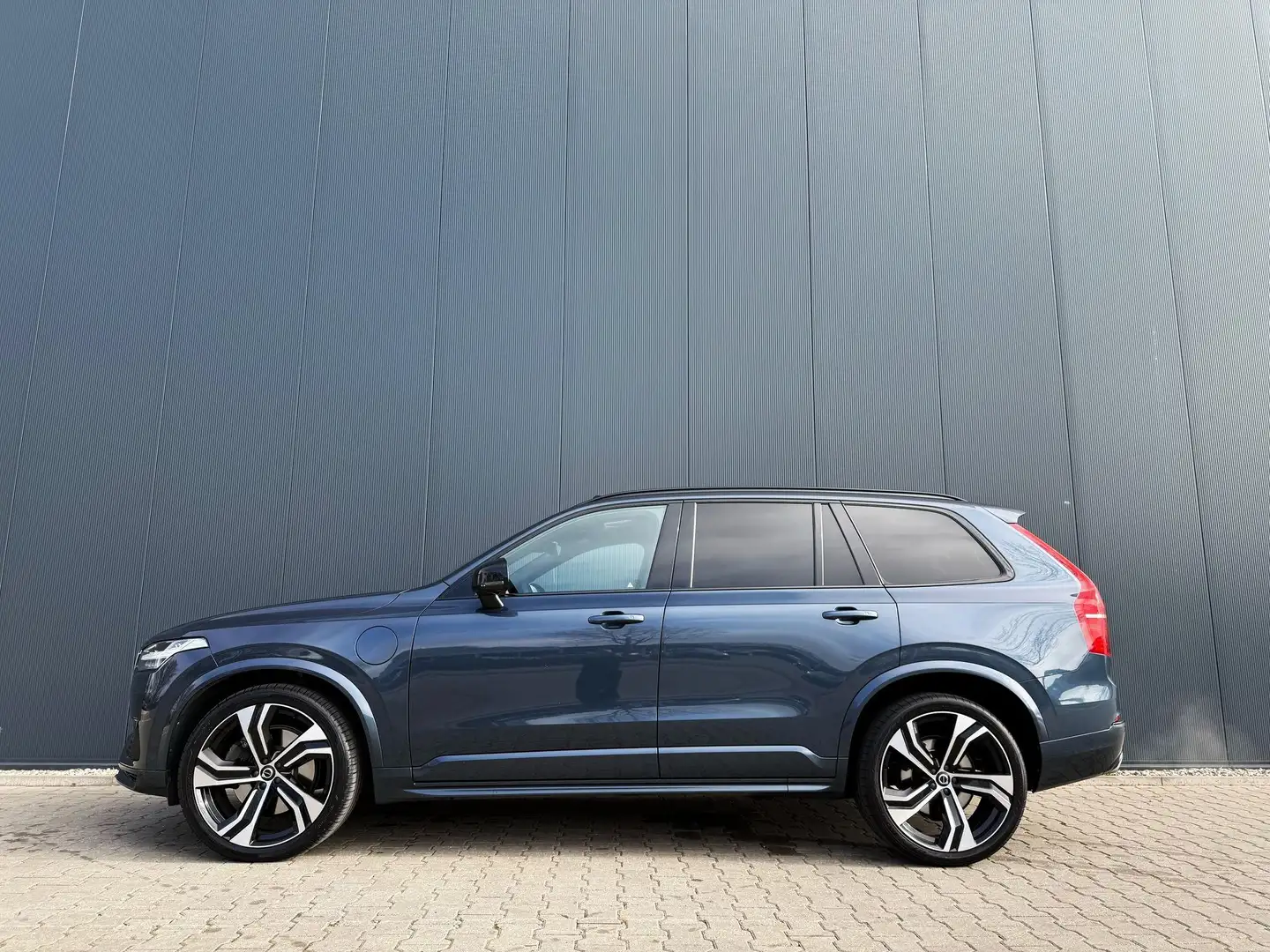 Volvo XC90 2.0 T8 Twin Engine AWD R-design B&O / pano / mass Blauw - 2