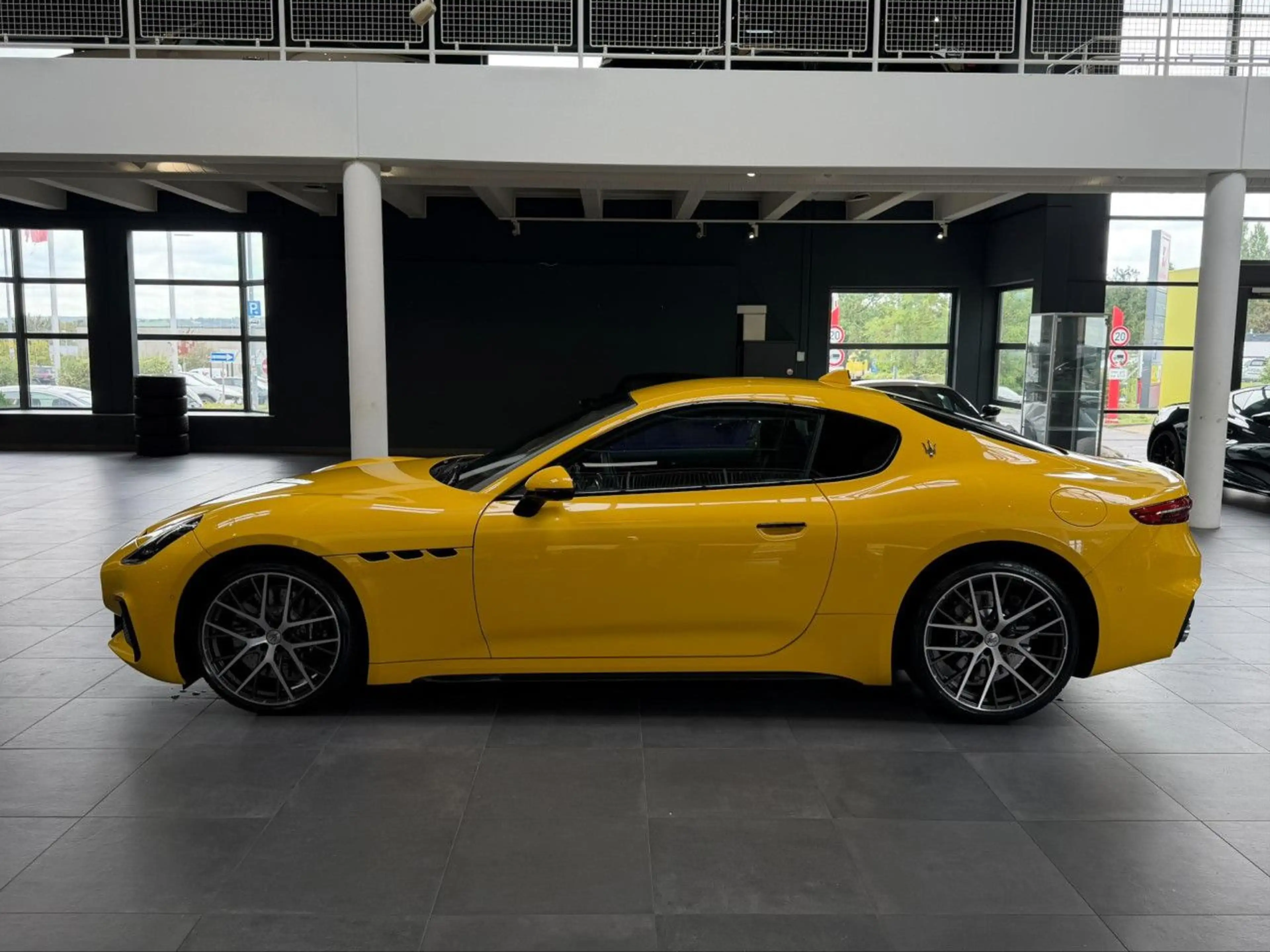 Maserati GranTurismo Trofeo Giallo Corse Sportpaket Navi — photo 5