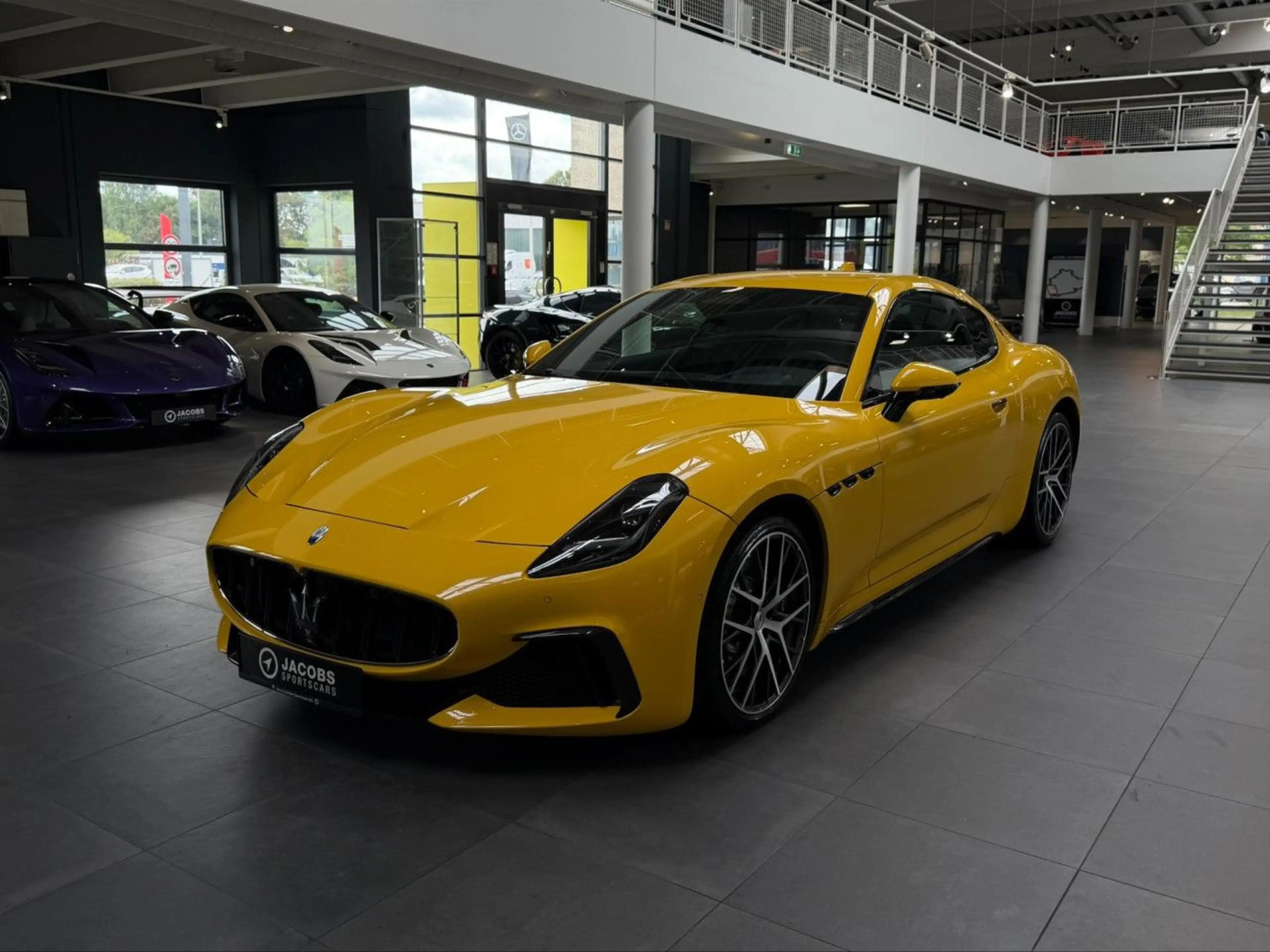 Maserati GranTurismo Trofeo Giallo Corse Sportpaket Navi