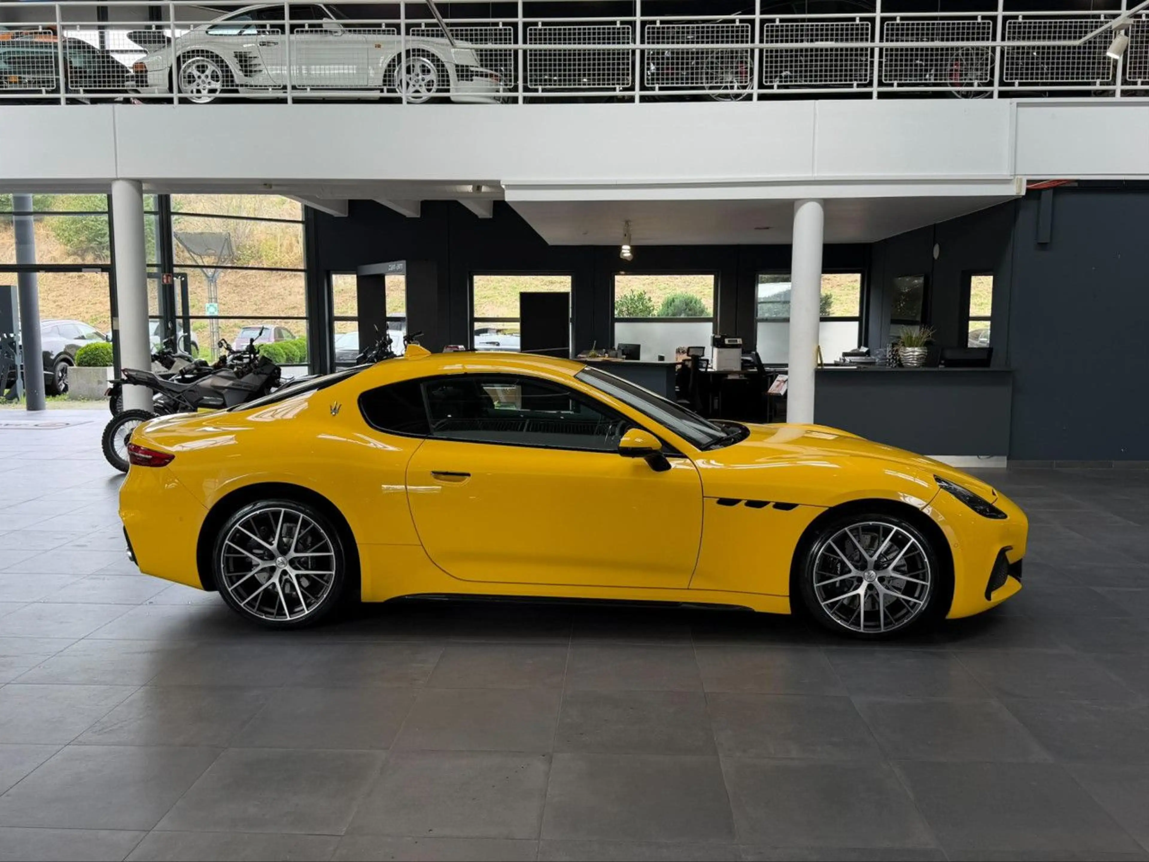 Maserati GranTurismo Trofeo Giallo Corse Sportpaket Navi — photo 4