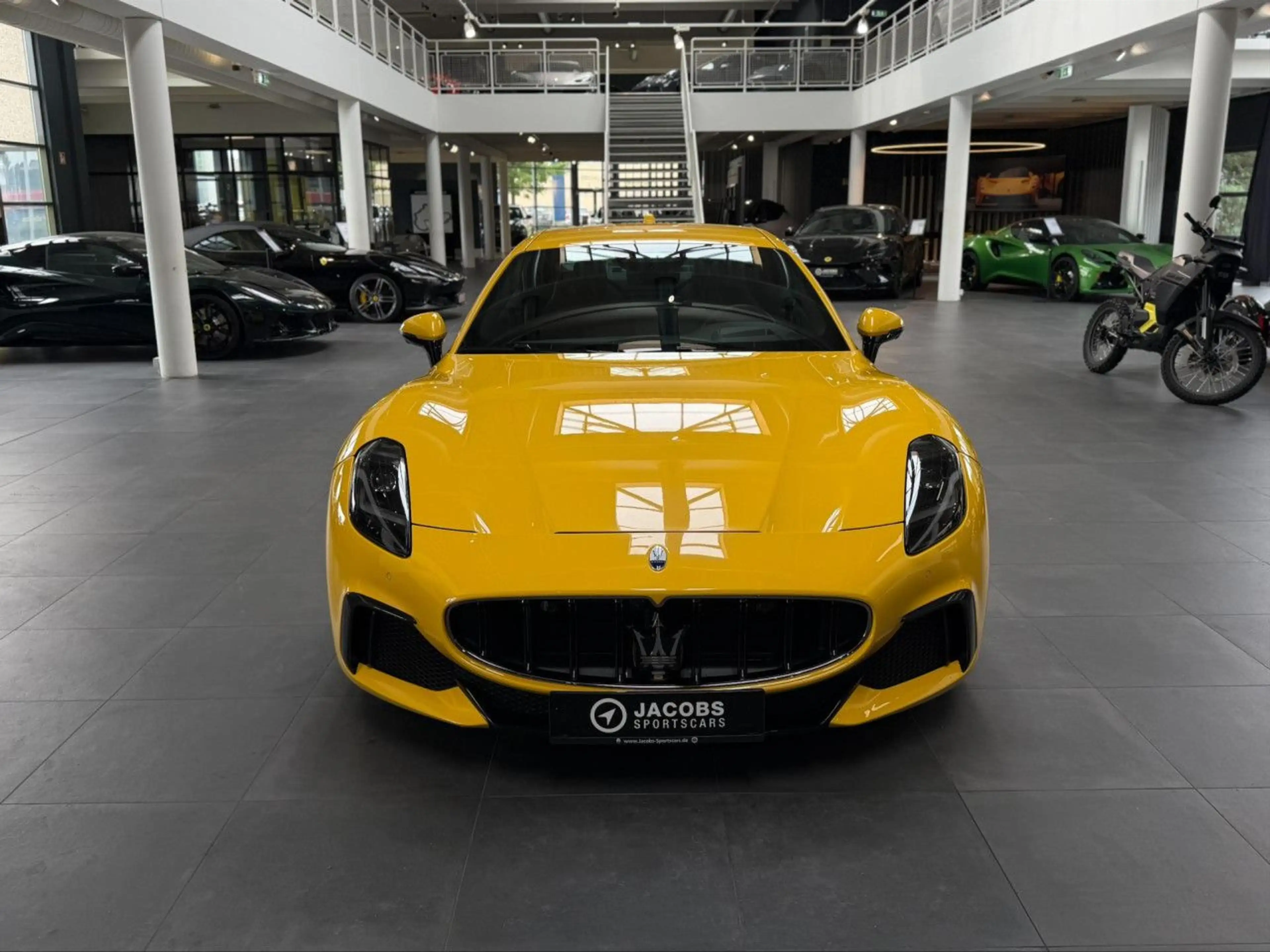 Maserati GranTurismo Trofeo Giallo Corse Sportpaket Navi — photo 2