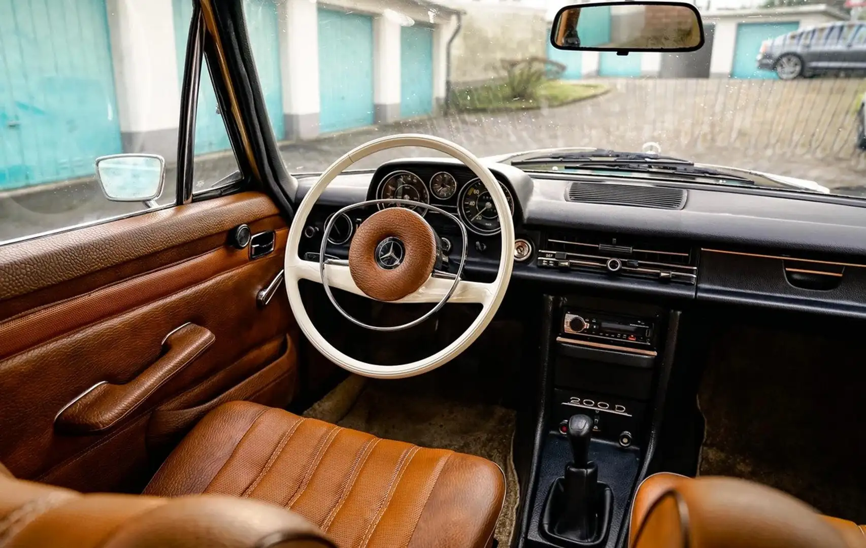 Mercedes-Benz 200 D W115 Fekete - 2