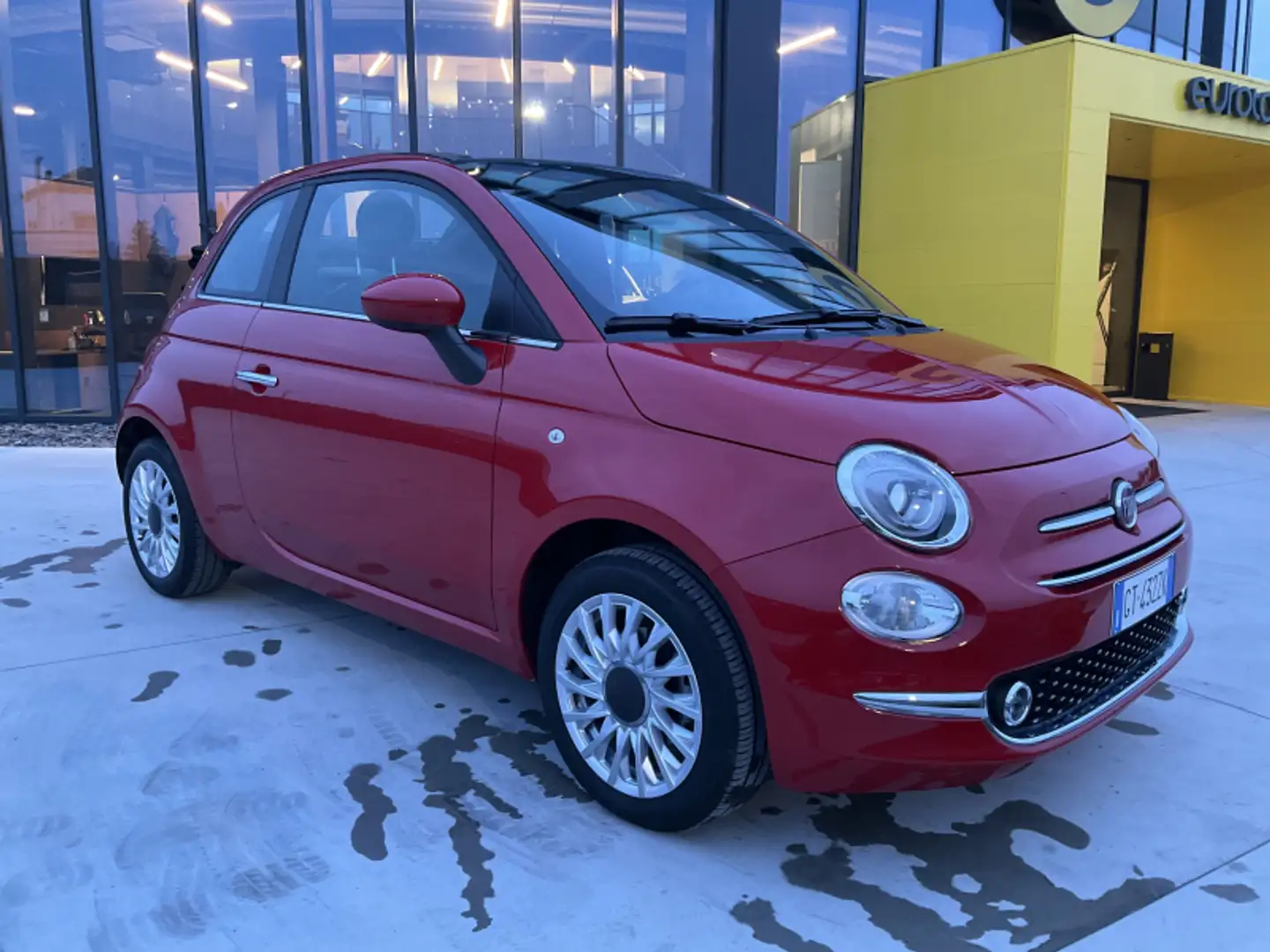 Fiat 500C 1.0 Hybrid Dolcevita Rosso - 1