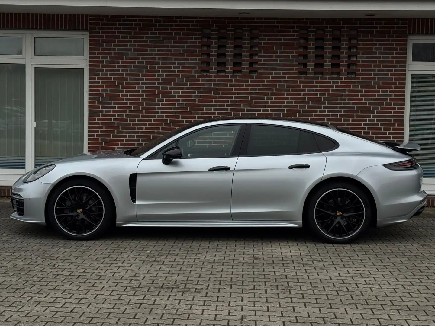 Porsche Panamera 4 S d.*SPORT DESIGN PAKET*PANO.*MATRIX* Silber - 2