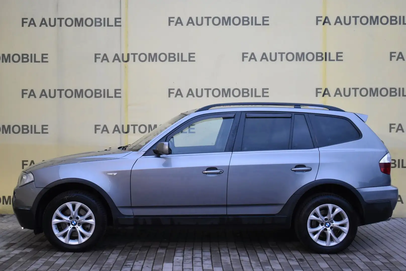 BMW X3 xDrive 20d Edition Lifestyle/XENON/SHZ/NAVI/ Grau - 2