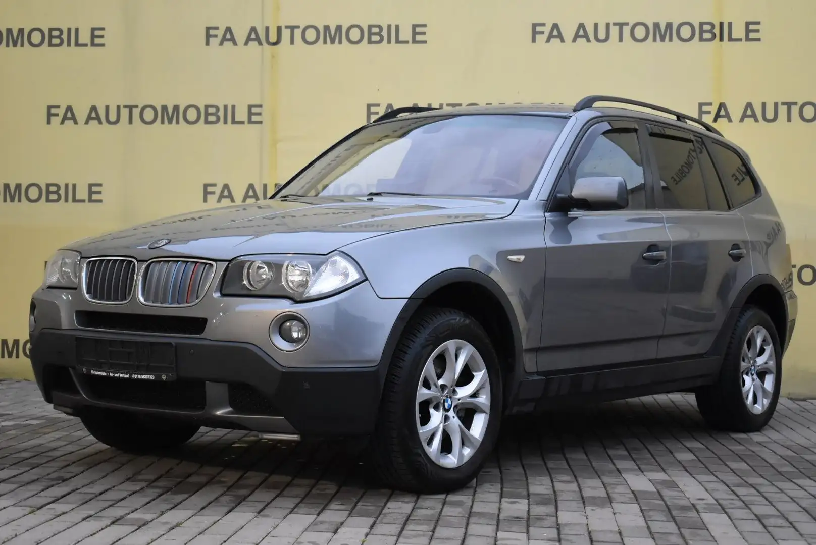 BMW X3 xDrive 20d Edition Lifestyle/XENON/SHZ/NAVI/ Grau - 1