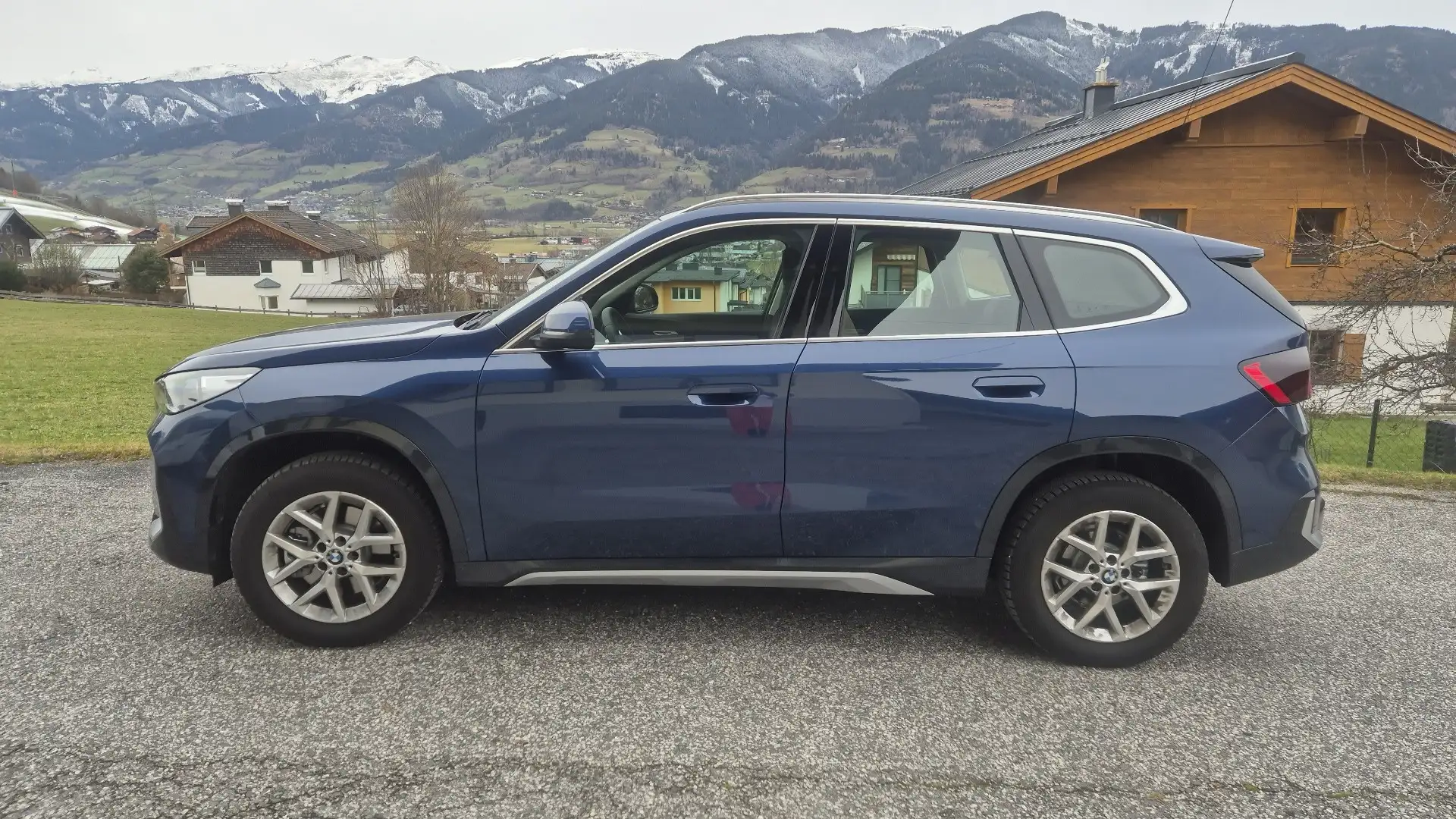 BMW X1 sDrive20i Aut. xLine, AHK, Pada - 1