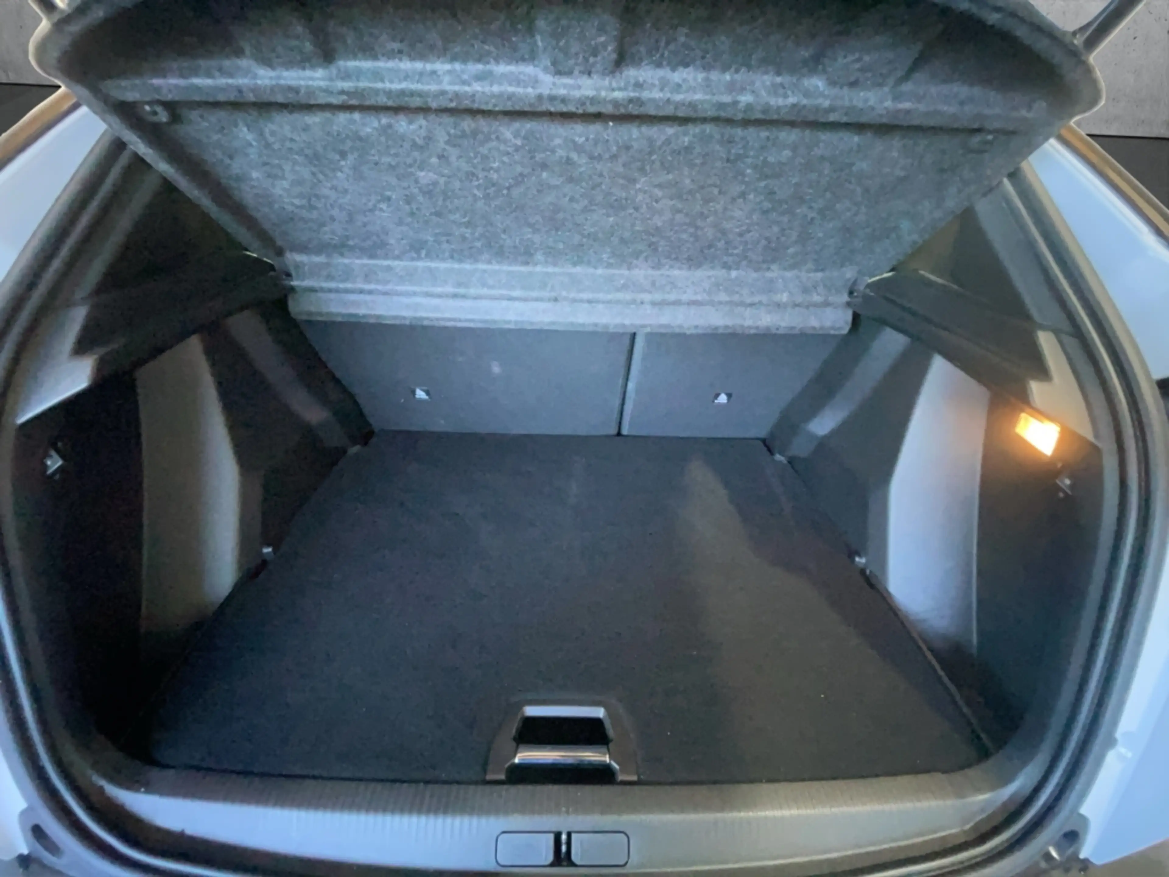 Peugeot 2008 GT PT130 EAT8 Kamera El.Sitz LED ACC  CarPlay ACC — photo 7