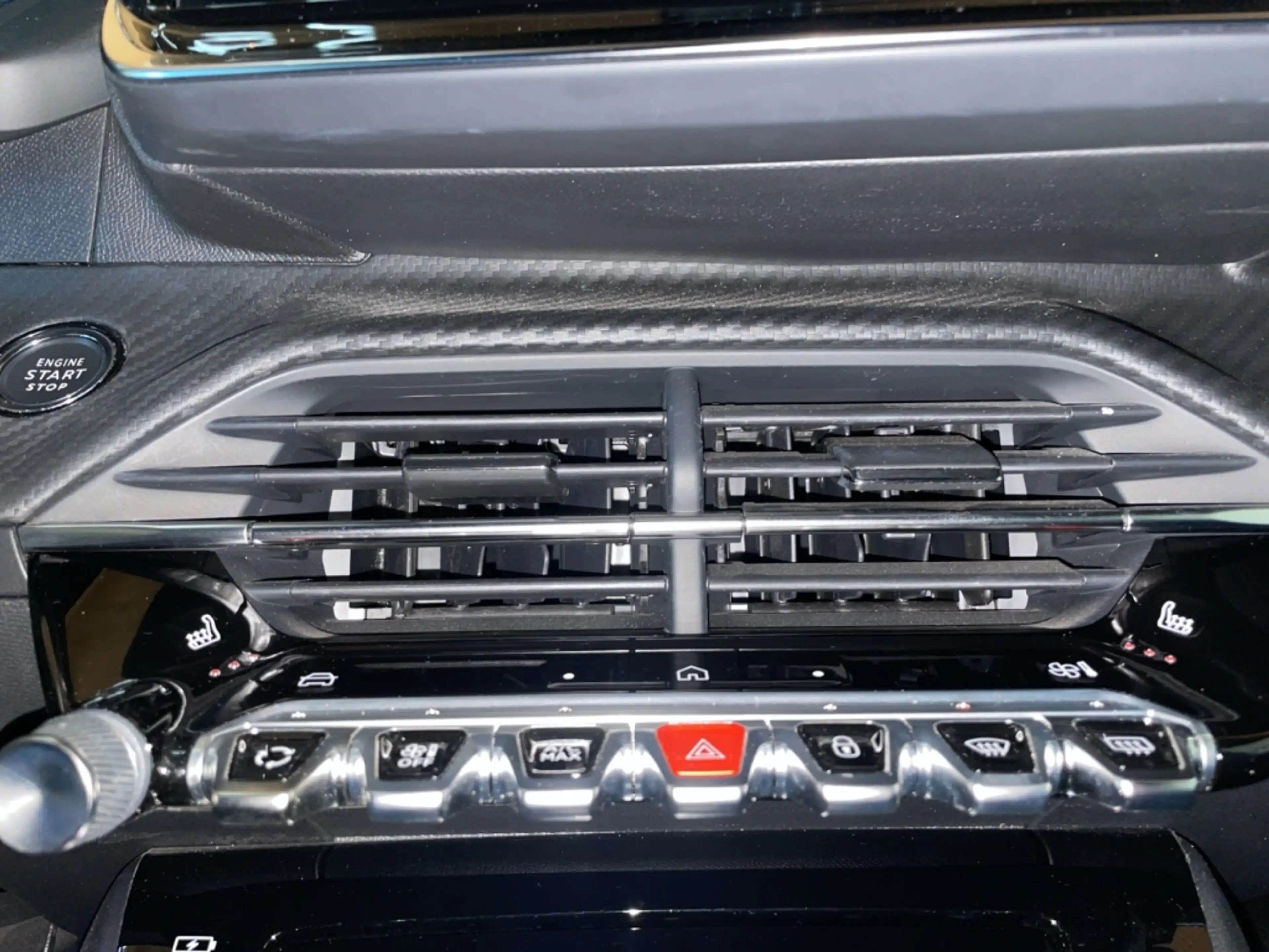Peugeot 2008 GT PT130 EAT8 Kamera El.Sitz LED ACC  CarPlay ACC — photo 17