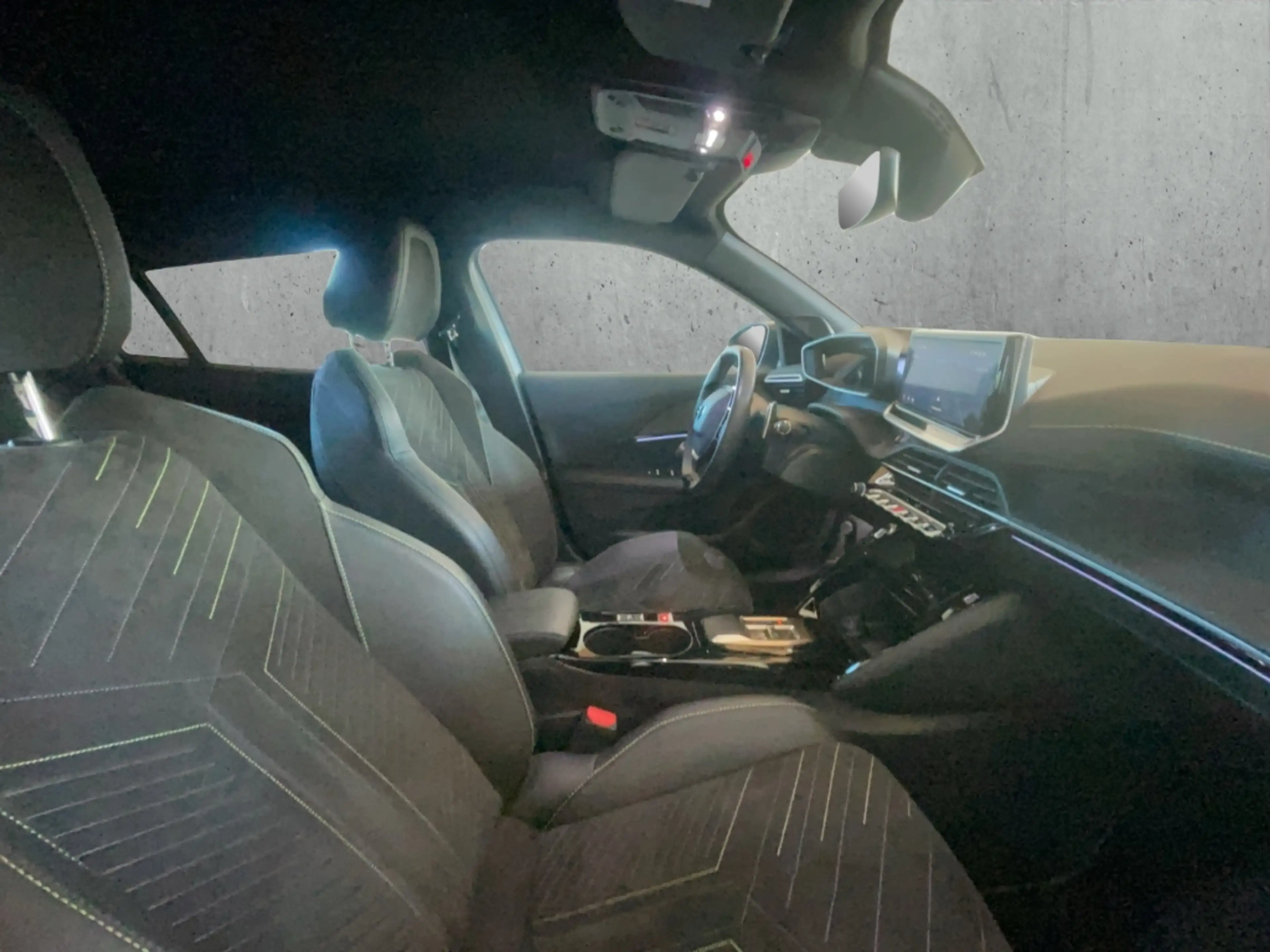 Peugeot 2008 GT PT130 EAT8 Kamera El.Sitz LED ACC  CarPlay ACC — photo 13