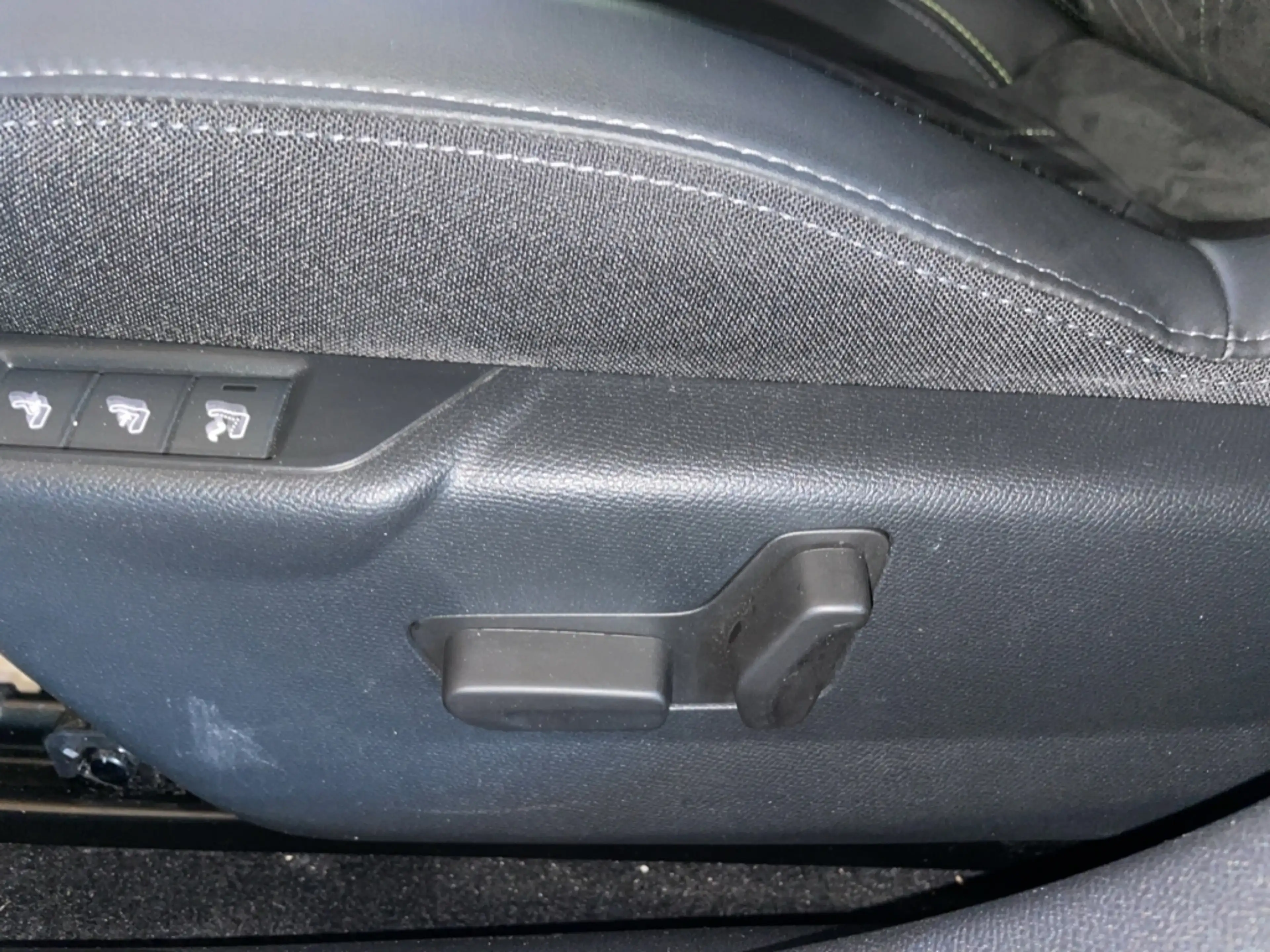 Peugeot 2008 GT PT130 EAT8 Kamera El.Sitz LED ACC  CarPlay ACC — photo 20