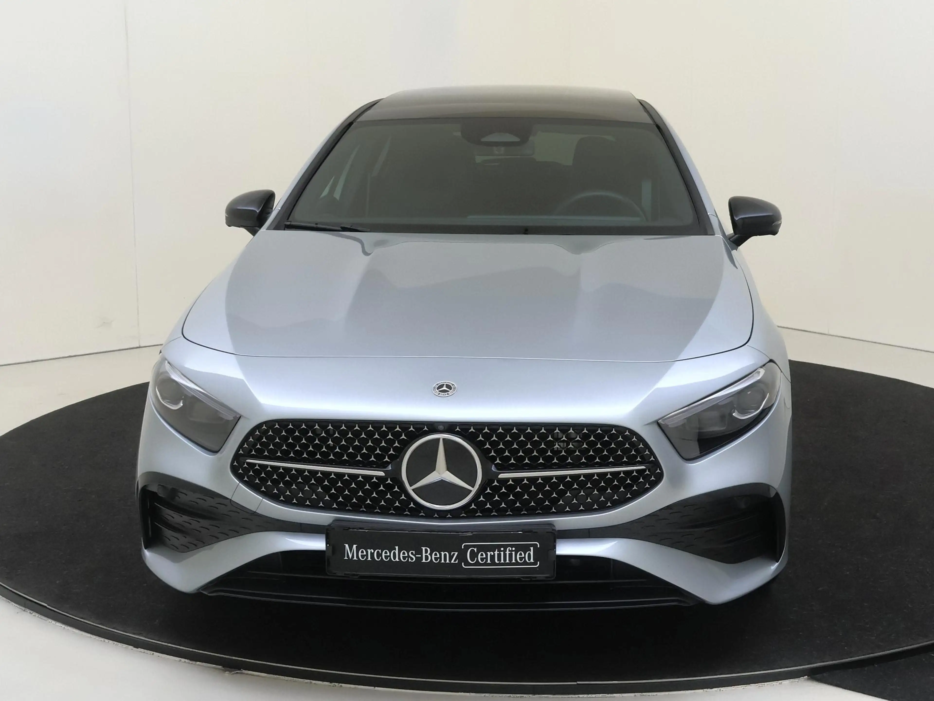 Mercedes-Benz A 250 e Business Solution AMG / Panoramadak/ Memory/ 19 — photo 6