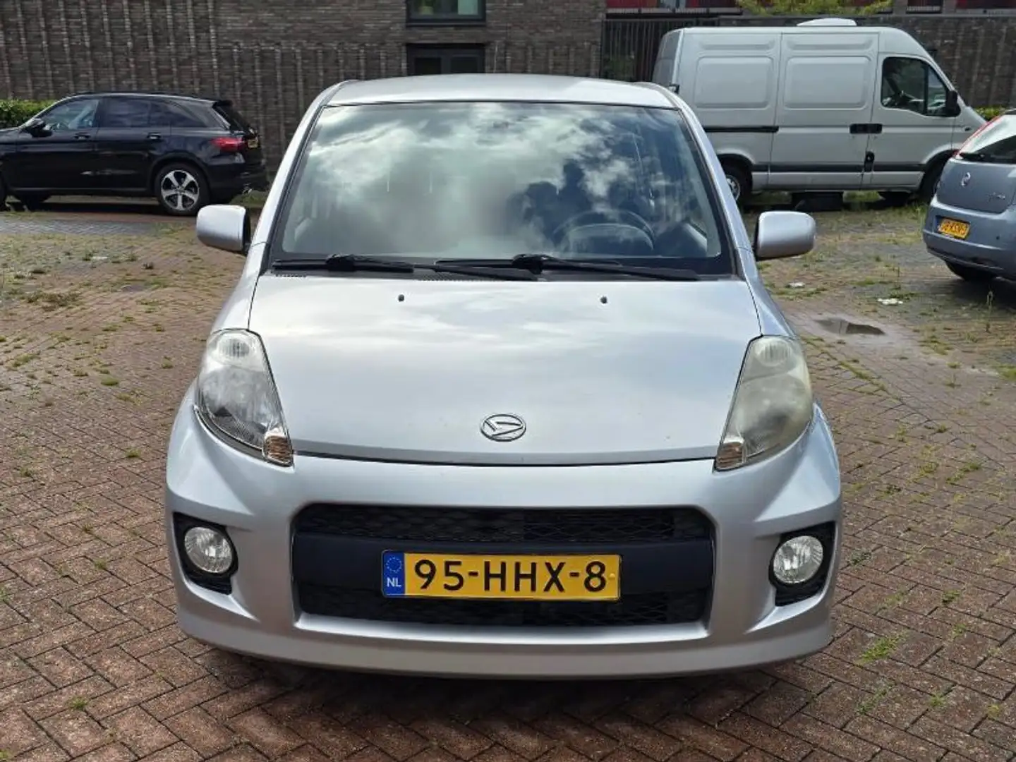 Daihatsu Sirion Sirion 1.3-16V Sport Срібний - 2