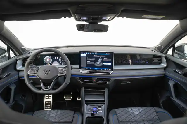 Volkswagen Tiguan Allspace view 10