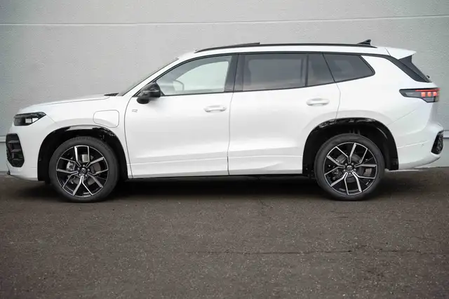 Volkswagen Tiguan Allspace view 5