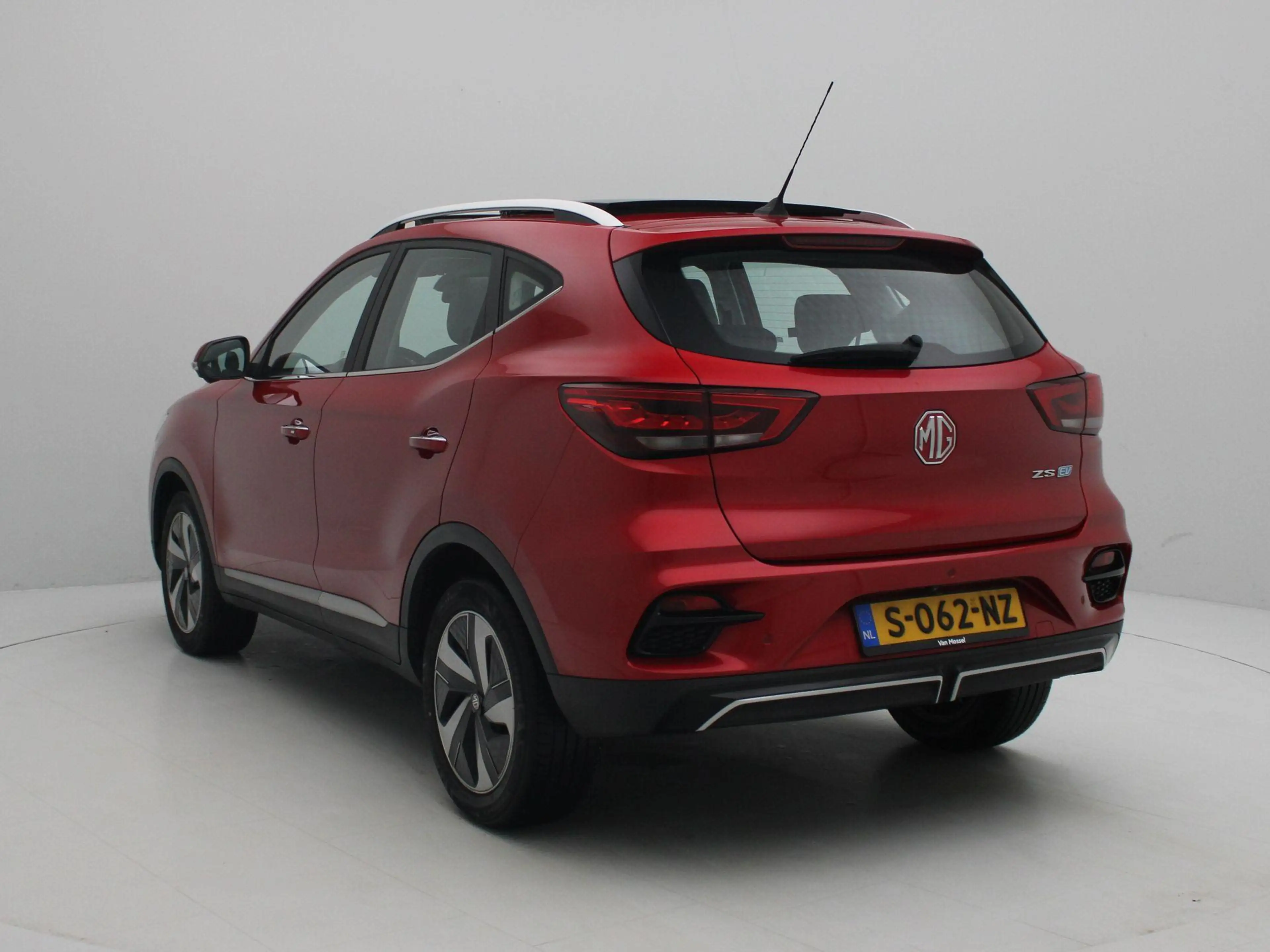 MG ZS EV Long Range Luxury 70 kWh | Apple Carplay | Lede — photo 3