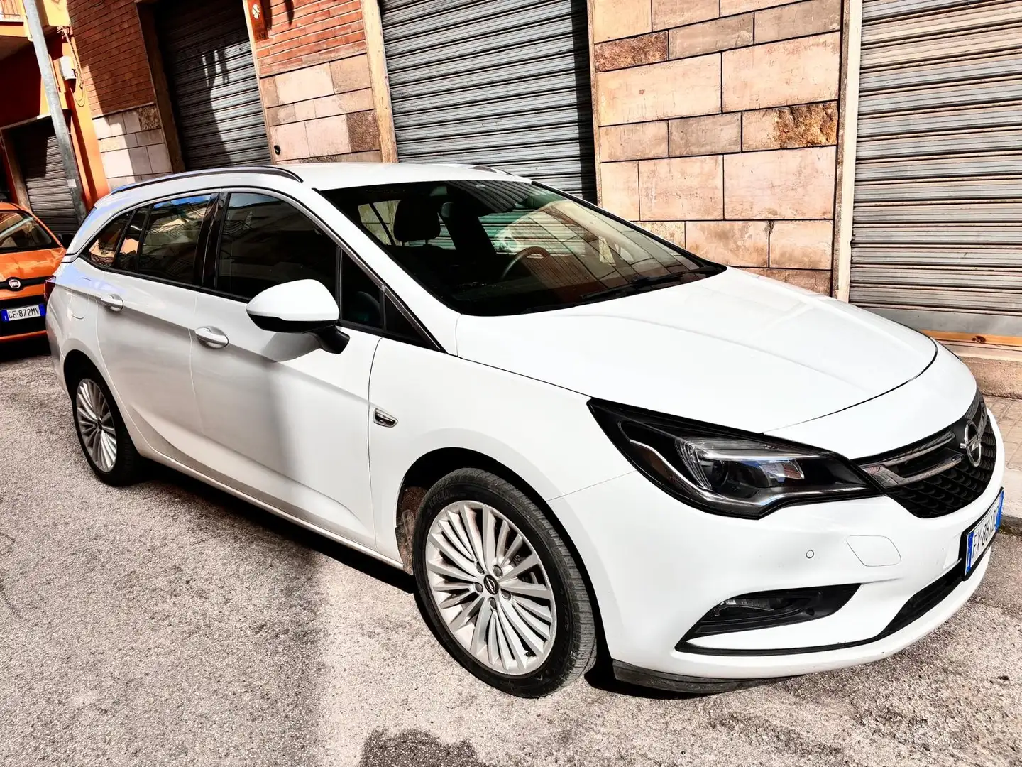 Opel Astra Sports Tourer 1.6 cdti Dynamic - 1