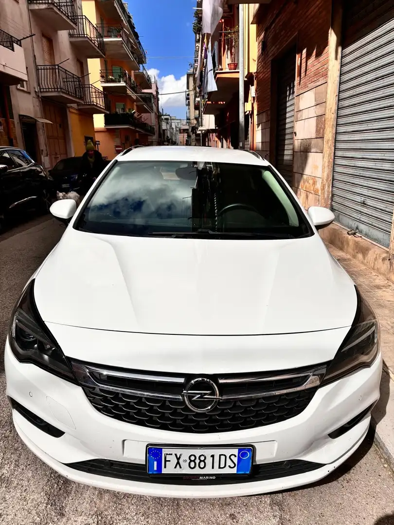 Opel Astra Sports Tourer 1.6 cdti Dynamic - 2