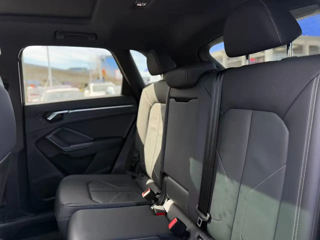 Audi Q3 снимка Audi Q3