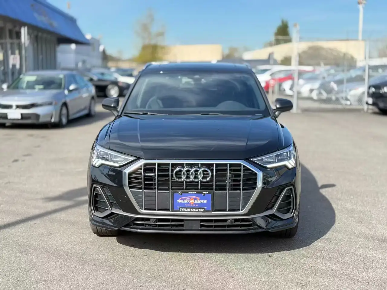 Audi Q3 снимка Audi Q3