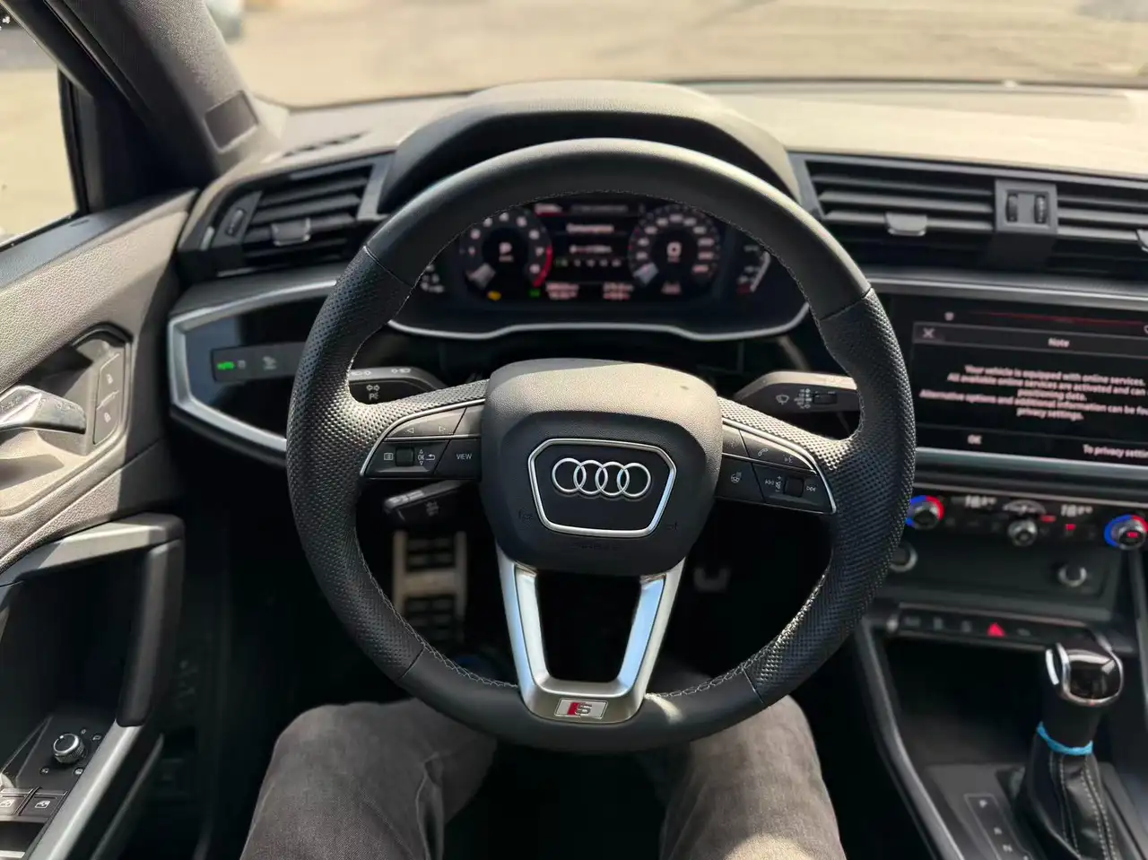 Audi Q3 снимка Audi Q3